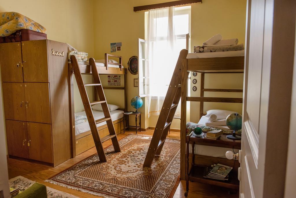 Habitación Compartida Mixta de 6 camas